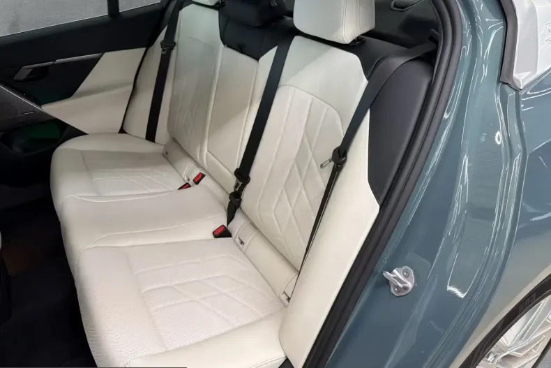BMW 520 (Seria 5) din 2025 cu 7.500 km - oferta BMW213829 - foto 16