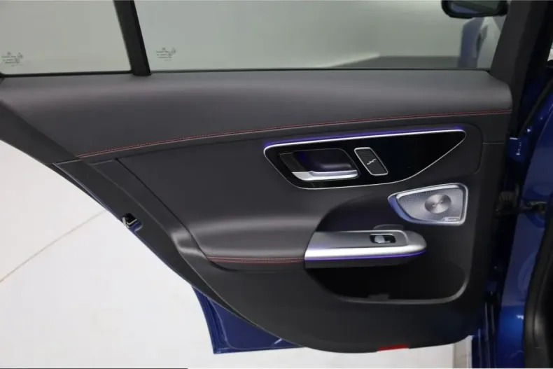 Mercedes-Benz C 63 AMG (Clasa C) din 2024 cu 5.576 km - oferta MER213834 - foto 15