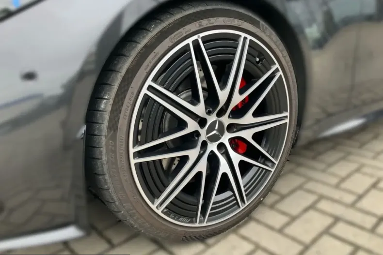 Mercedes-Benz C 63 AMG (Clasa C) din 2025 cu 5.851 km - oferta MER213836 - foto 11