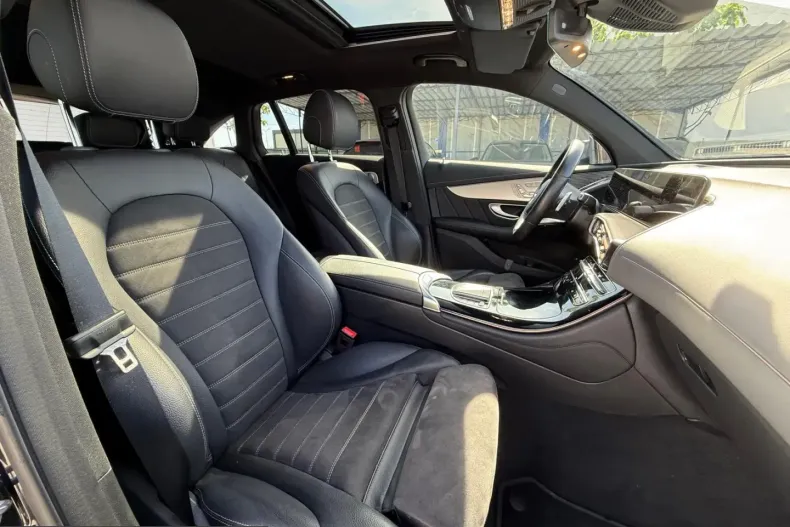 Mercedes-Benz EQC din 2021 cu 111.627 km - oferta MER213848 - foto 19