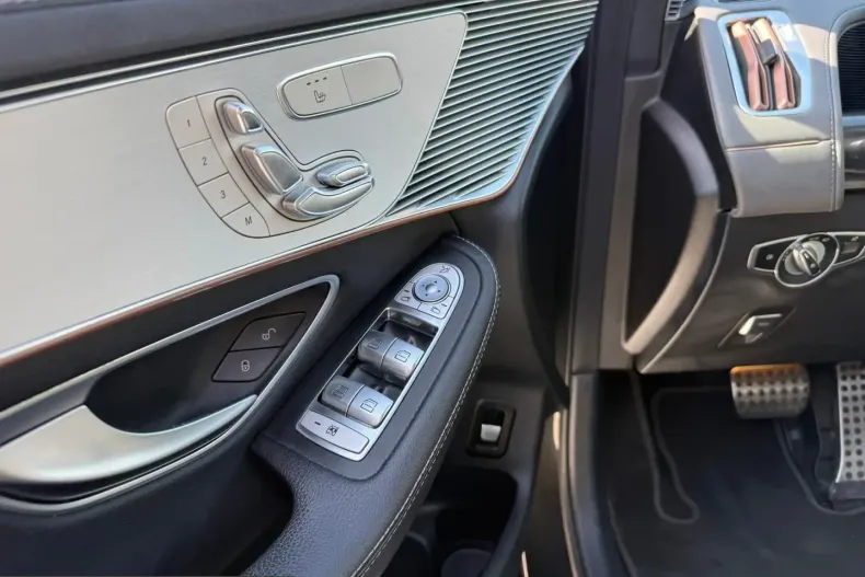 Mercedes-Benz EQC din 2021 cu 111.627 km - oferta MER213848 - foto 24