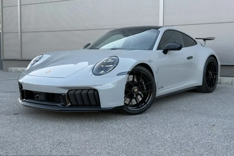 Porsche 992 din 2025 cu 1.104 km - oferta POR213869 - foto 2
