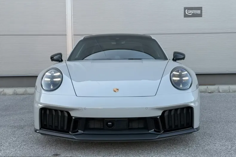 Porsche 992 din 2025 cu 1.104 km - oferta POR213869 - foto 3