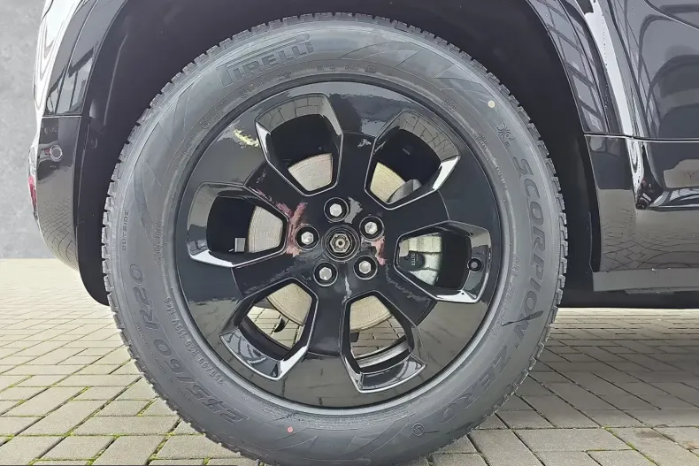 Land Rover Defender din 2026 cu 3.650 km - oferta LAN213872 - foto 7