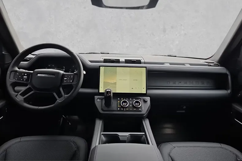 Land Rover Defender din 2026 cu 3.650 km - oferta LAN213872 - foto 9