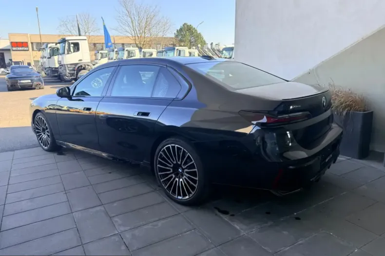 BMW 740 (Seria 7) din 2025 cu 4.980 km - oferta BMW213878 - foto 5