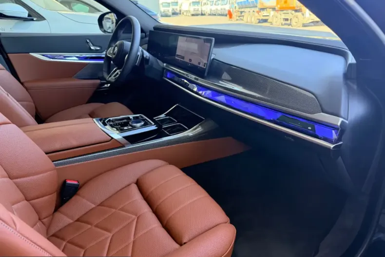 BMW 740 (Seria 7) din 2025 cu 4.980 km - oferta BMW213878 - foto 11