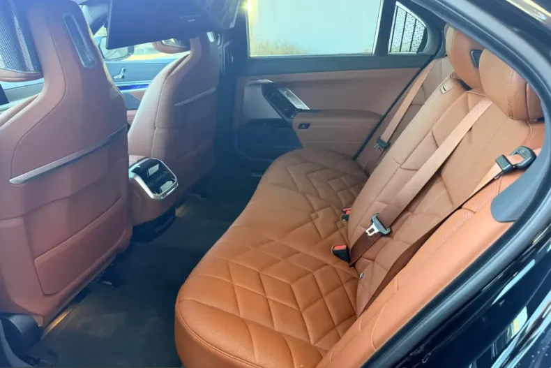 BMW 740 (Seria 7) din 2025 cu 4.980 km - oferta BMW213878 - foto 17