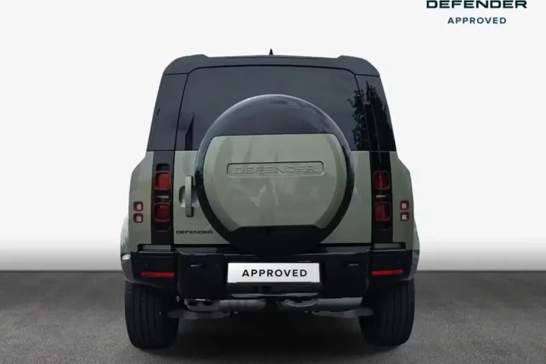 Land Rover Defender din 2026 cu 7.800 km - oferta LAN213880 - foto 4