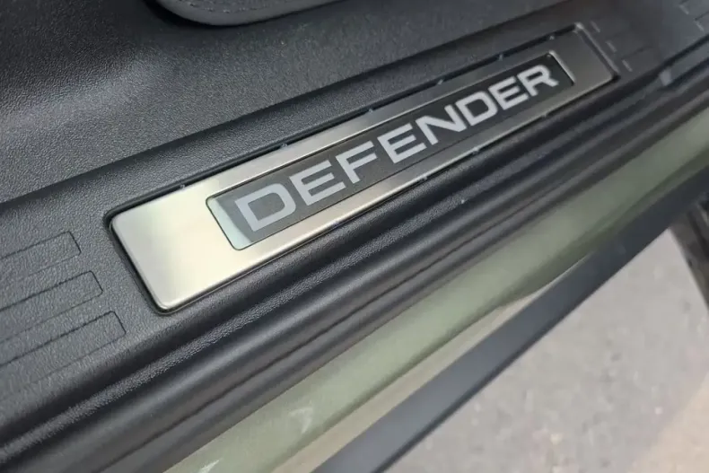 Land Rover Defender din 2026 cu 7.800 km - oferta LAN213880 - foto 36