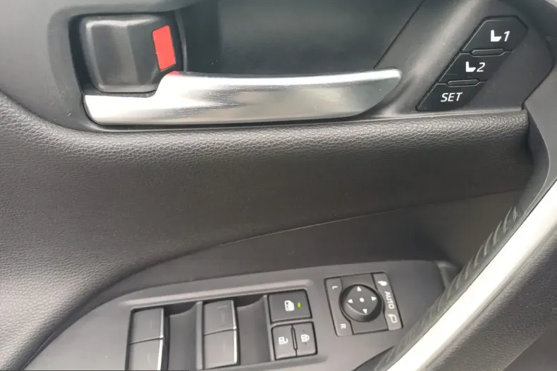 Toyota RAV4 din 2022 cu 80.238 km - oferta TOY213887 - foto 13
