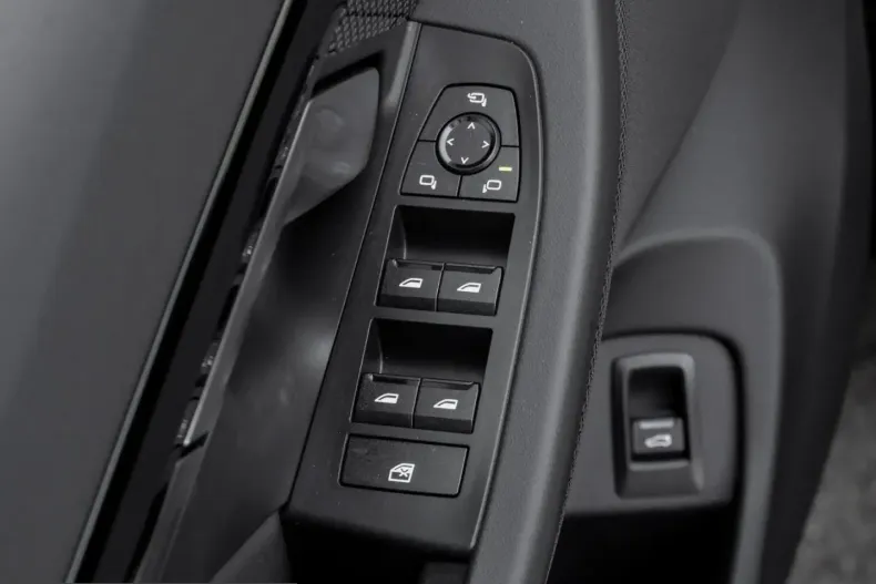 BMW 520 (Seria 5) din 2025 cu 24.990 km - oferta BMW213914 - foto 14