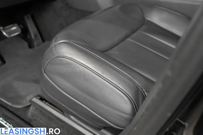Land Rover Range Rover din 2023 cu 33.000 km - oferta LAN213917 - foto 14