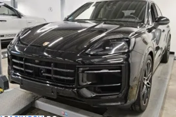 Porsche Cayenne din 2024 - oferta POR213936