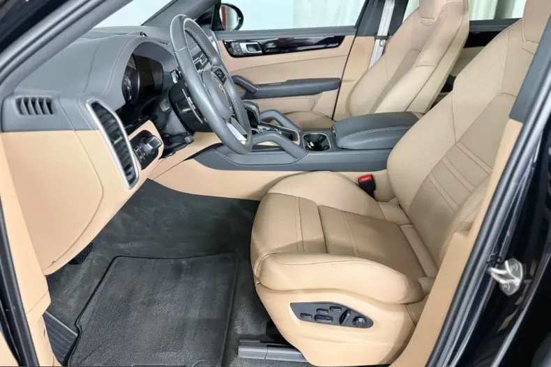 Porsche Cayenne din 2023 cu 83.289 km - oferta POR213945 - foto 5