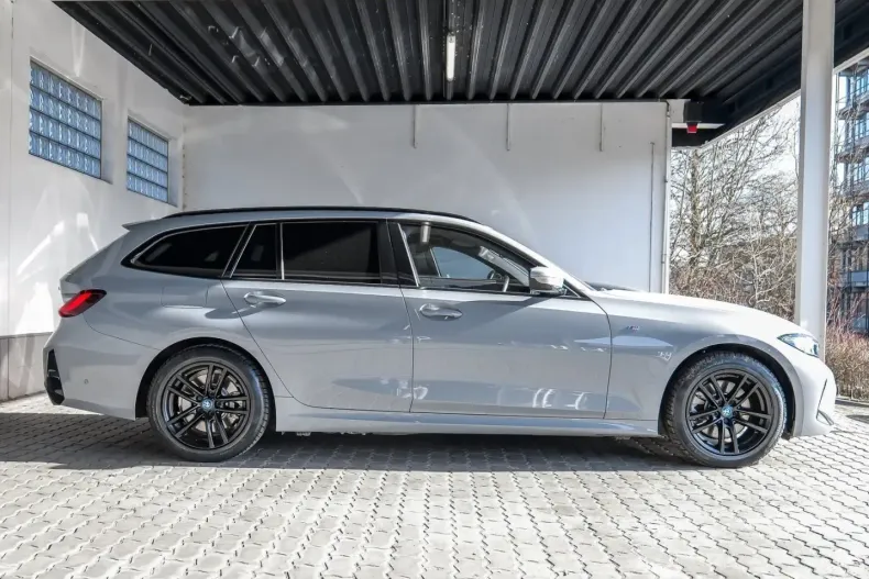 BMW 330 (Seria 3) din 2024 cu 22.400 km - oferta BMW213956 - foto 4