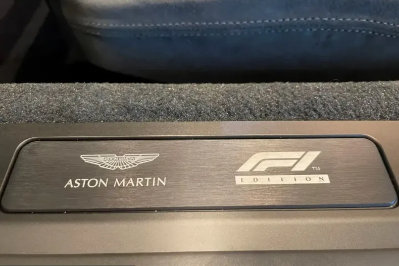 Aston Martin V8 Vantage din 2024 cu 499 km - oferta AST213960 - foto 9