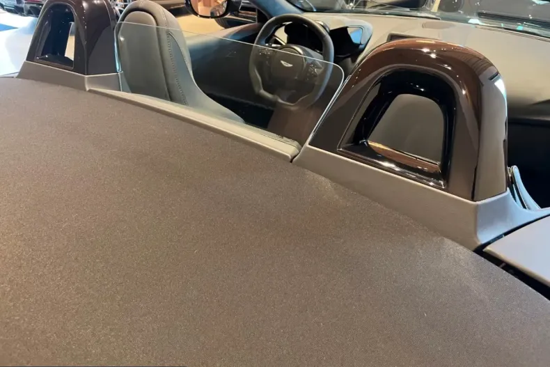 Aston Martin V8 Vantage din 2024 cu 499 km - oferta AST213960 - foto 11