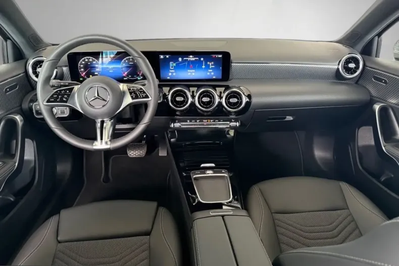 Mercedes-Benz A 200 (Clasa A) din 2025 cu 4.995 km - oferta MER213967 - foto 11