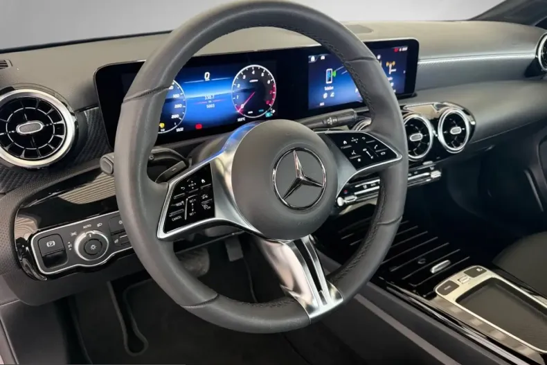 Mercedes-Benz A 200 (Clasa A) din 2025 cu 4.995 km - oferta MER213967 - foto 15