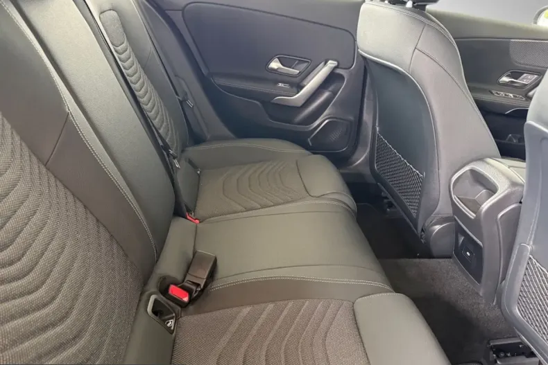 Mercedes-Benz A 200 (Clasa A) din 2025 cu 4.995 km - oferta MER213967 - foto 19