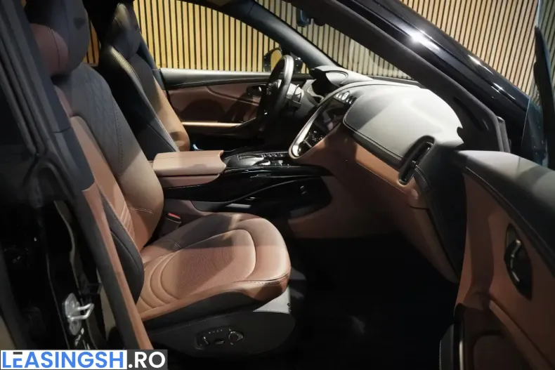 Aston Martin DBX din 2024 cu 9.000 km - oferta AST213972 - foto 7