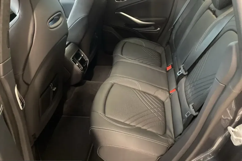 Aston Martin DBX din 2024 cu 18.000 km - oferta AST213979 - foto 6