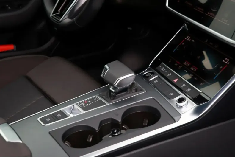 Audi A6 din 2024 cu 3.355 km - oferta AUD213980 - foto 14