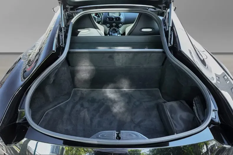 Aston Martin V8 Vantage din 2022 cu 5.138 km - oferta AST213983 - foto 6