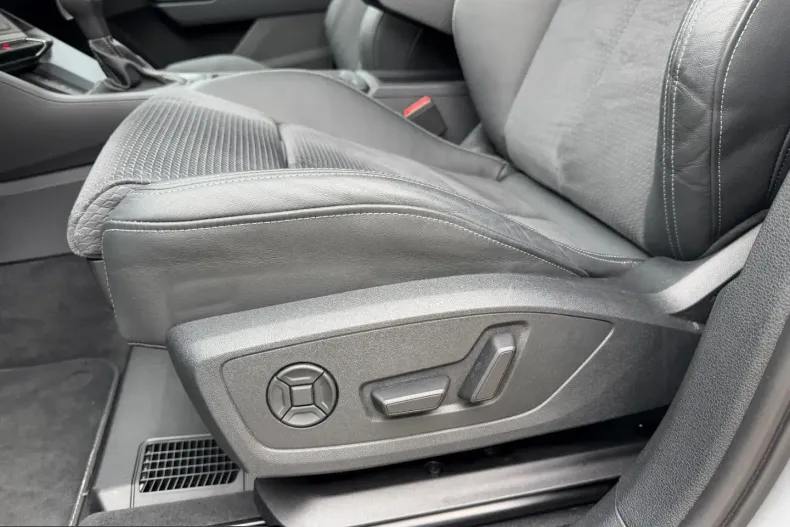 Audi Q3 din 2025 cu 14.700 km - oferta AUD213985 - foto 28