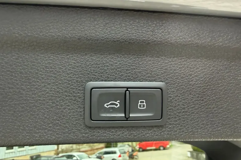 Audi Q3 din 2025 cu 14.700 km - oferta AUD213985 - foto 35