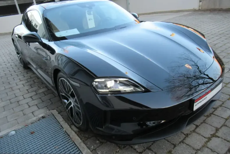 Porsche Taycan din 2024 cu 4.000 km - oferta POR213989 - foto 2