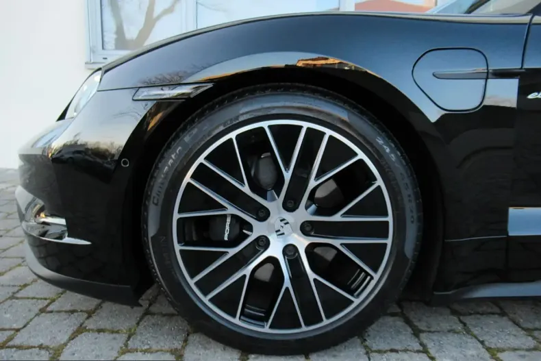Porsche Taycan din 2024 cu 4.000 km - oferta POR213989 - foto 14