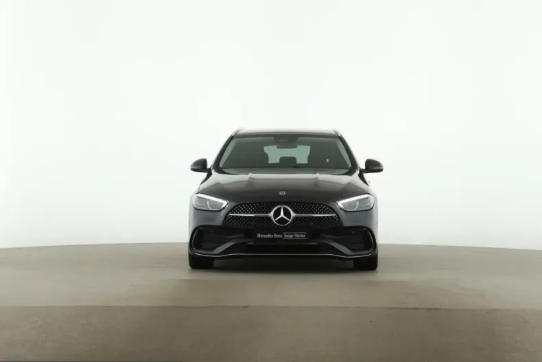 Mercedes-Benz C 300 (Clasa C) din 2025 cu 10.688 km - oferta MER213990 - foto 1