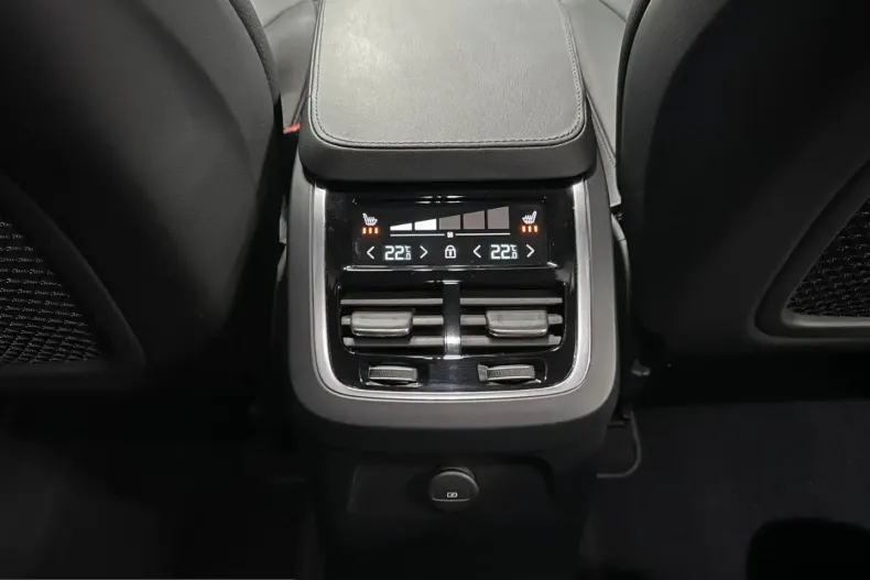 Volvo XC90 din 2024 cu 15.000 km - oferta VOL213992 - foto 24