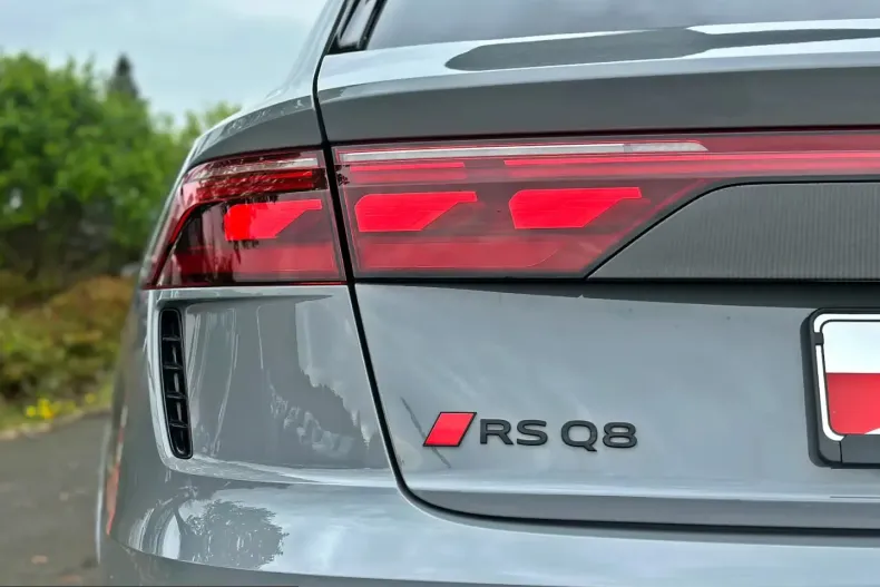 Audi RSQ8 din 2025 cu 6.690 km - oferta AUD213996 - foto 6