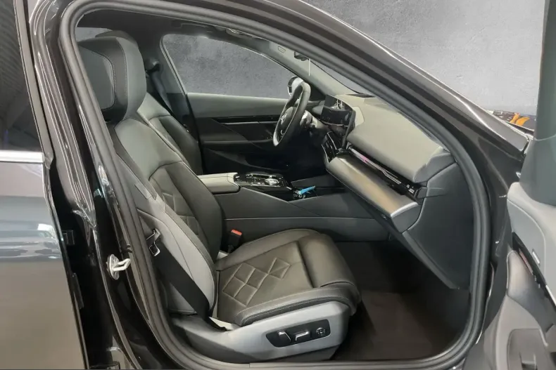 BMW 530 (Seria 5) din 2024 cu 23.095 km - oferta BMW213998 - foto 10