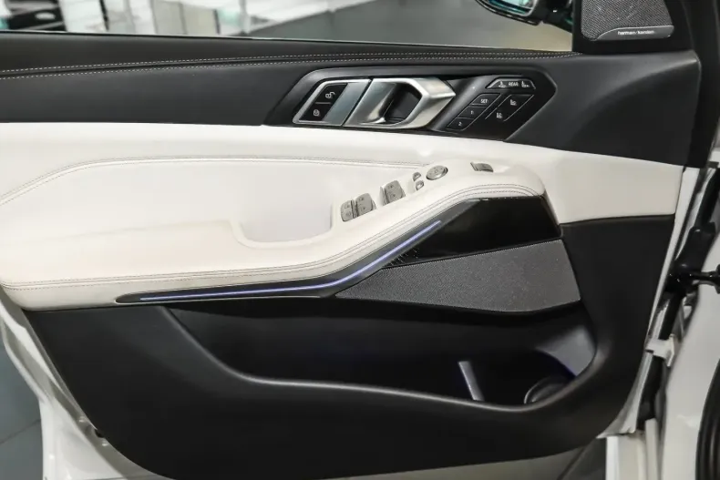 BMW X7 (Seria X) din 2023 cu 32.293 km - oferta BMW214020 - foto 21