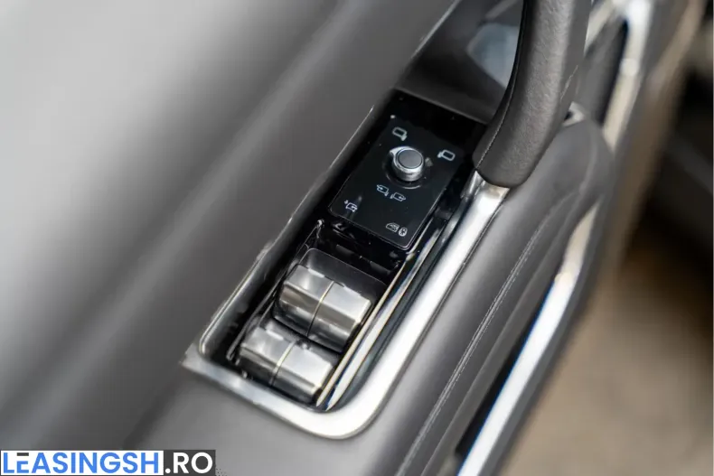 Land Rover Range Rover din 2025 cu 7.563 km - oferta LAN214031 - foto 23