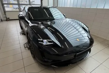 Porsche Taycan din 2022 - oferta POR214039
