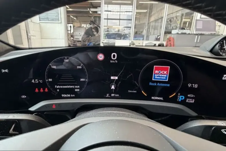 Porsche Taycan din 2022 cu 90.636 km - oferta POR214039 - foto 15