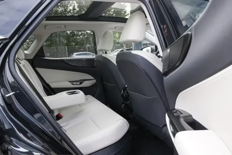 Lexus NX 350h din 2025 cu 10.000 km - oferta LEX214043 - foto 19