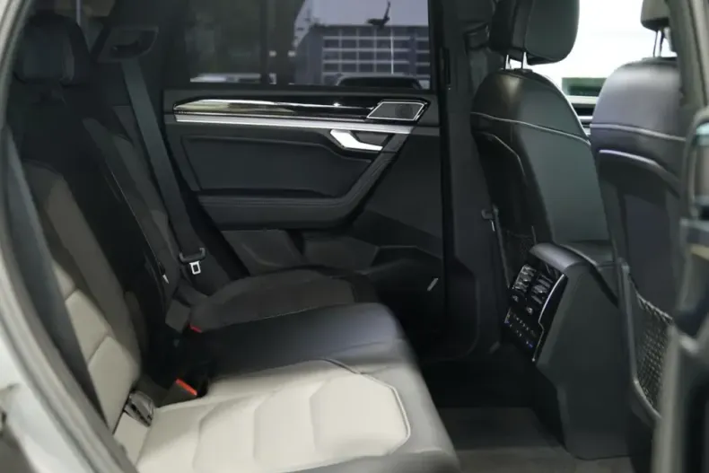 Volkswagen Touareg din 2023 cu 59.000 km - oferta VOL214061 - foto 24
