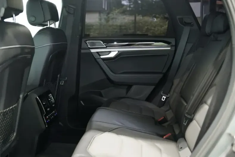 Volkswagen Touareg din 2023 cu 59.000 km - oferta VOL214061 - foto 25