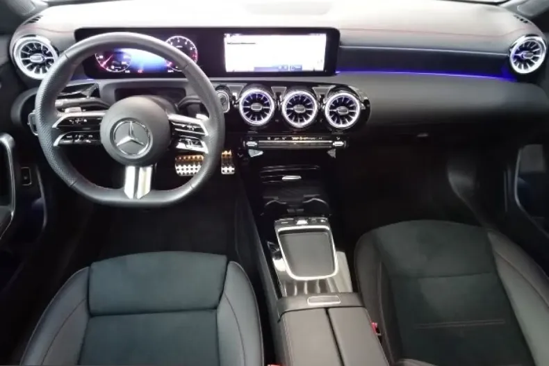 Mercedes-Benz CLA 220 (Clasa CLA) din 2025 cu 6.080 km - oferta MER214070 - foto 8