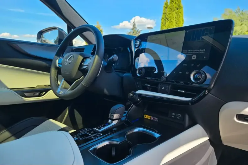 Lexus NX 450h din 2026 cu 2.500 km - oferta LEX214073 - foto 14