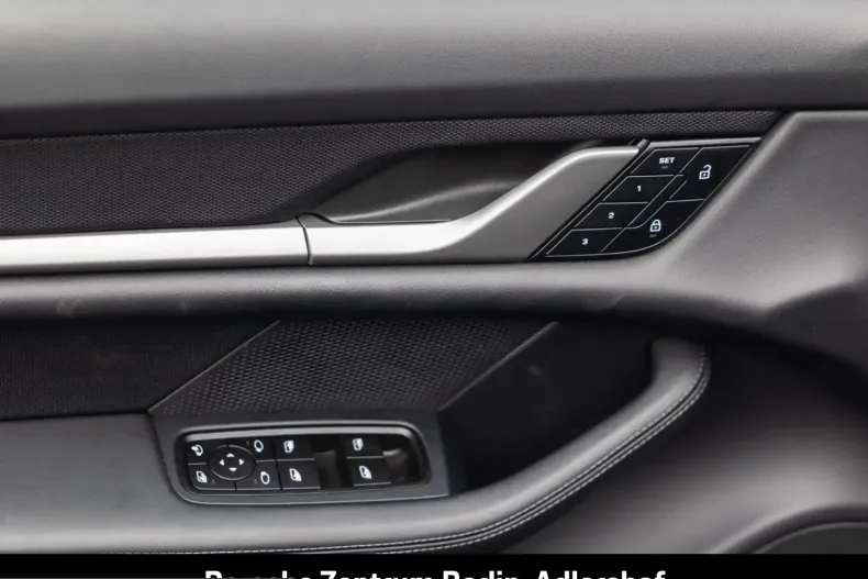 Porsche Taycan din 2024 cu 28.006 km - oferta POR214079 - foto 22