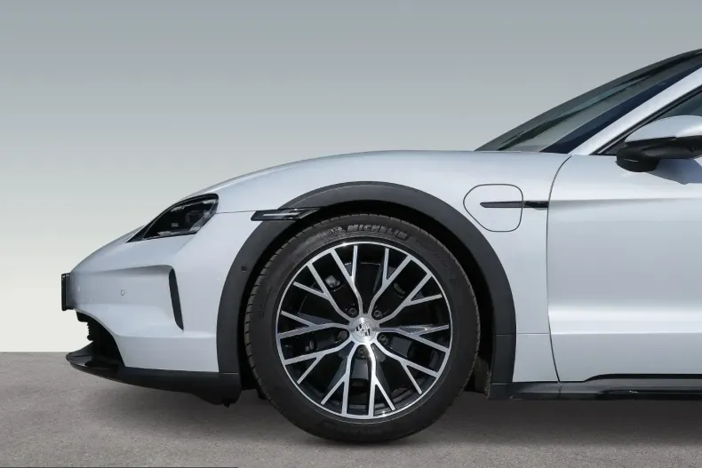 Porsche Taycan din 2024 cu 26.800 km - oferta POR214081 - foto 6