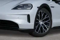Porsche Taycan din 2024 cu 26.800 km - oferta POR214081 - foto 8