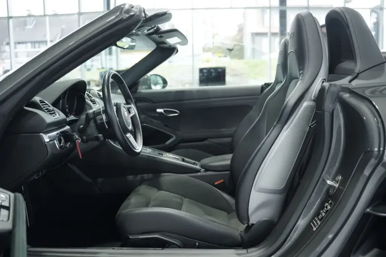 Porsche Boxster din 2022 cu 11.400 km - oferta POR214083 - foto 24